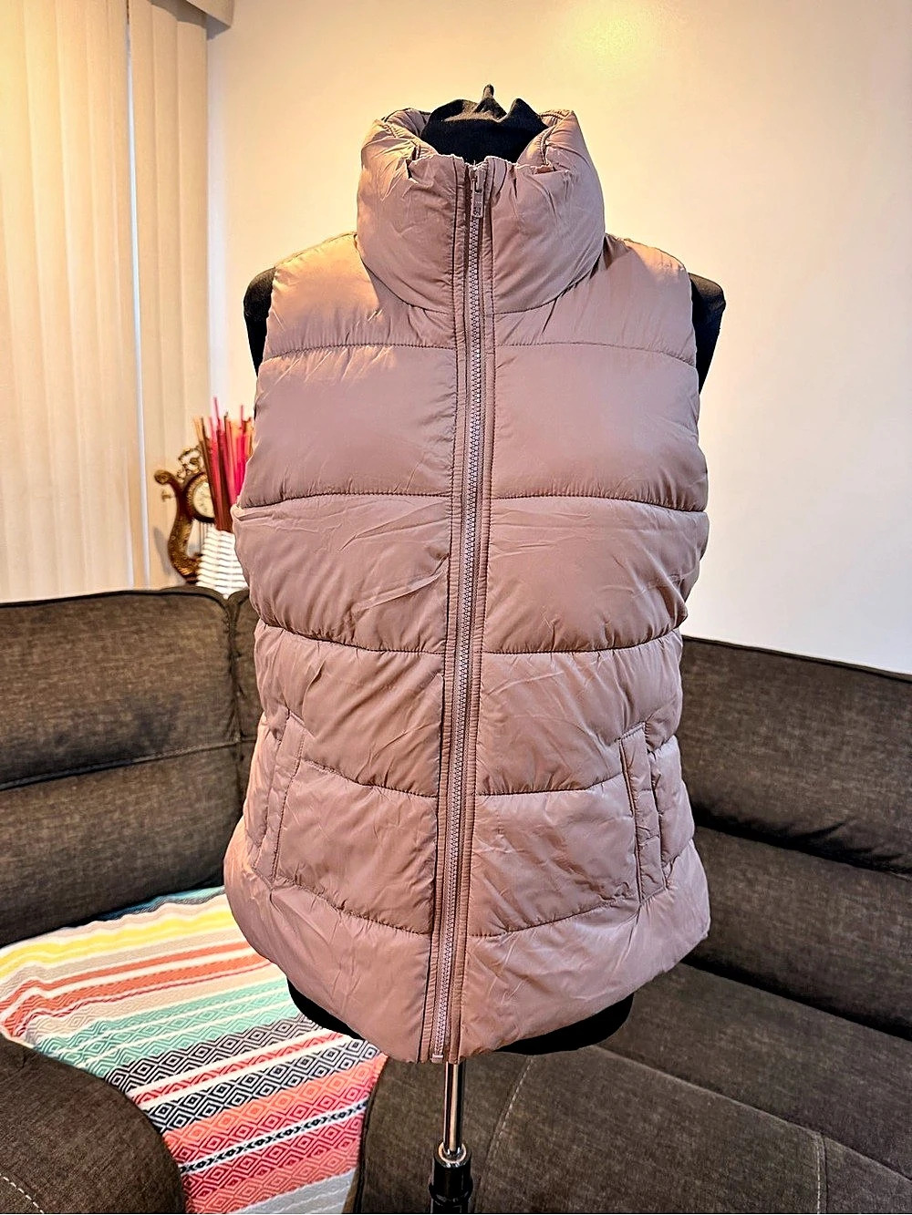 Old Navy Quilted Puffer Vest in Pink Size Medium